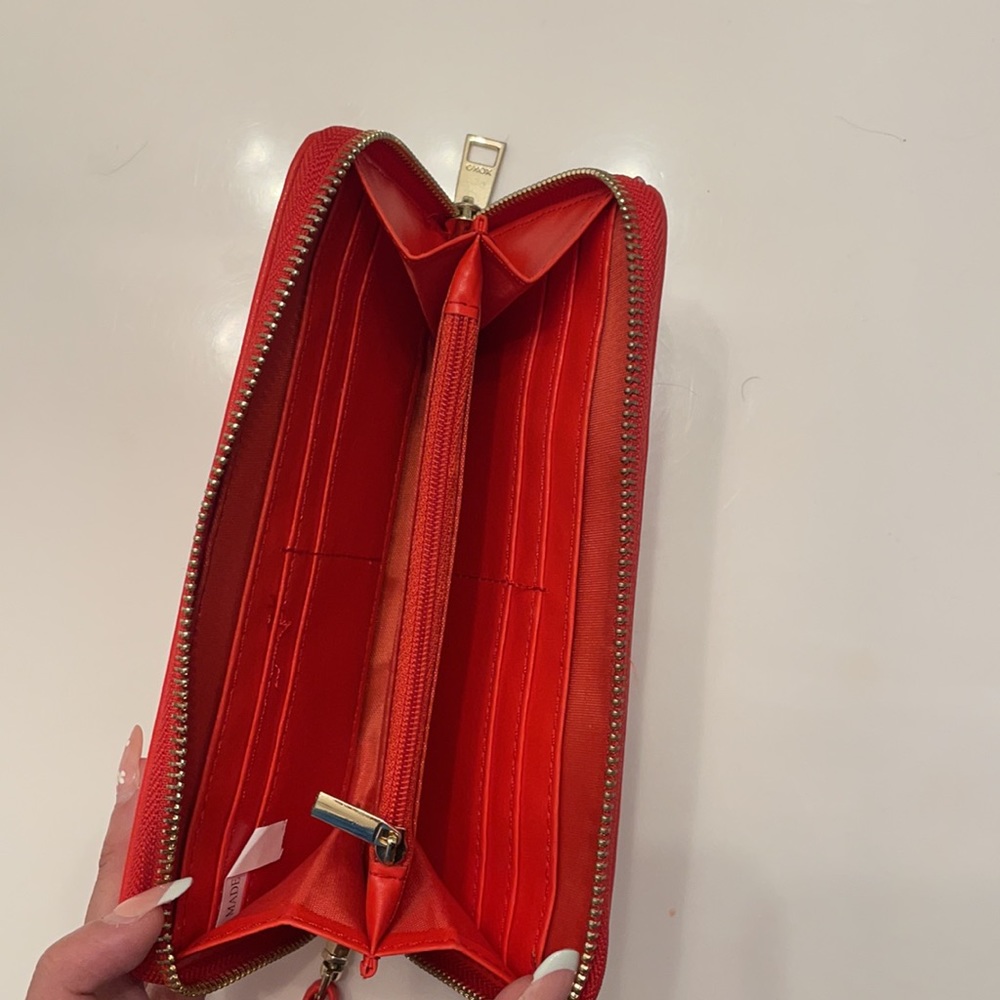 Red wallet - Picture 3 of 3